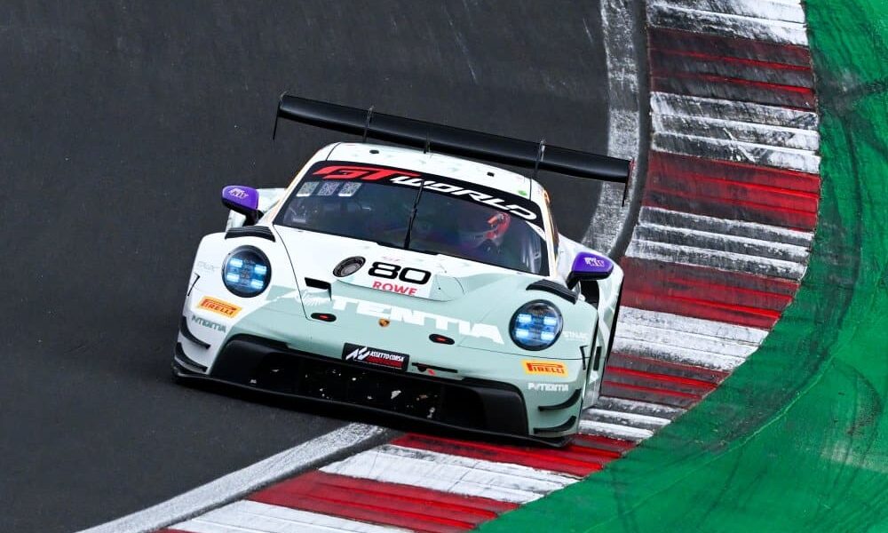 Porsche #80 in azione a Brands Hatch