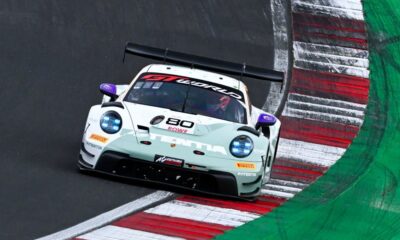 Porsche #80 in azione a Brands Hatch