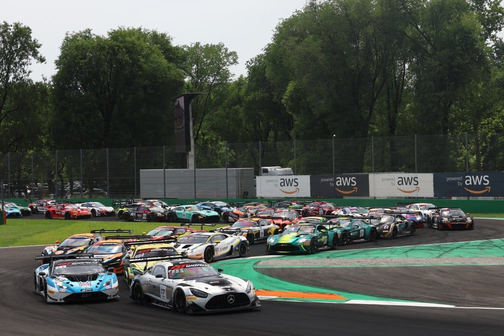 La partenza della 3 Ore di Monza 2025