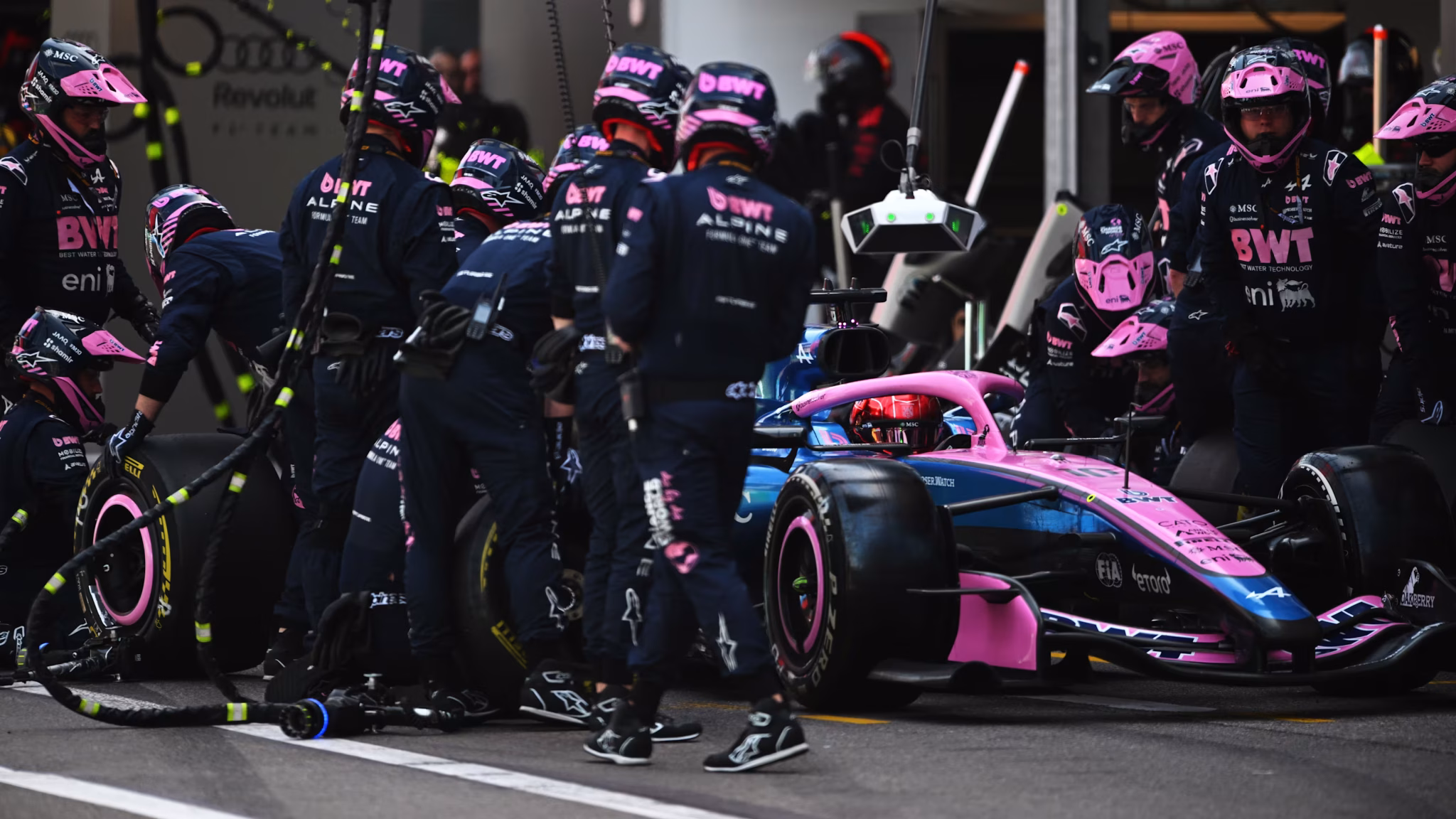Pit Stop di Pierre Gasly durante il Gran Premio di Monaco 2026 (© formula1.com)