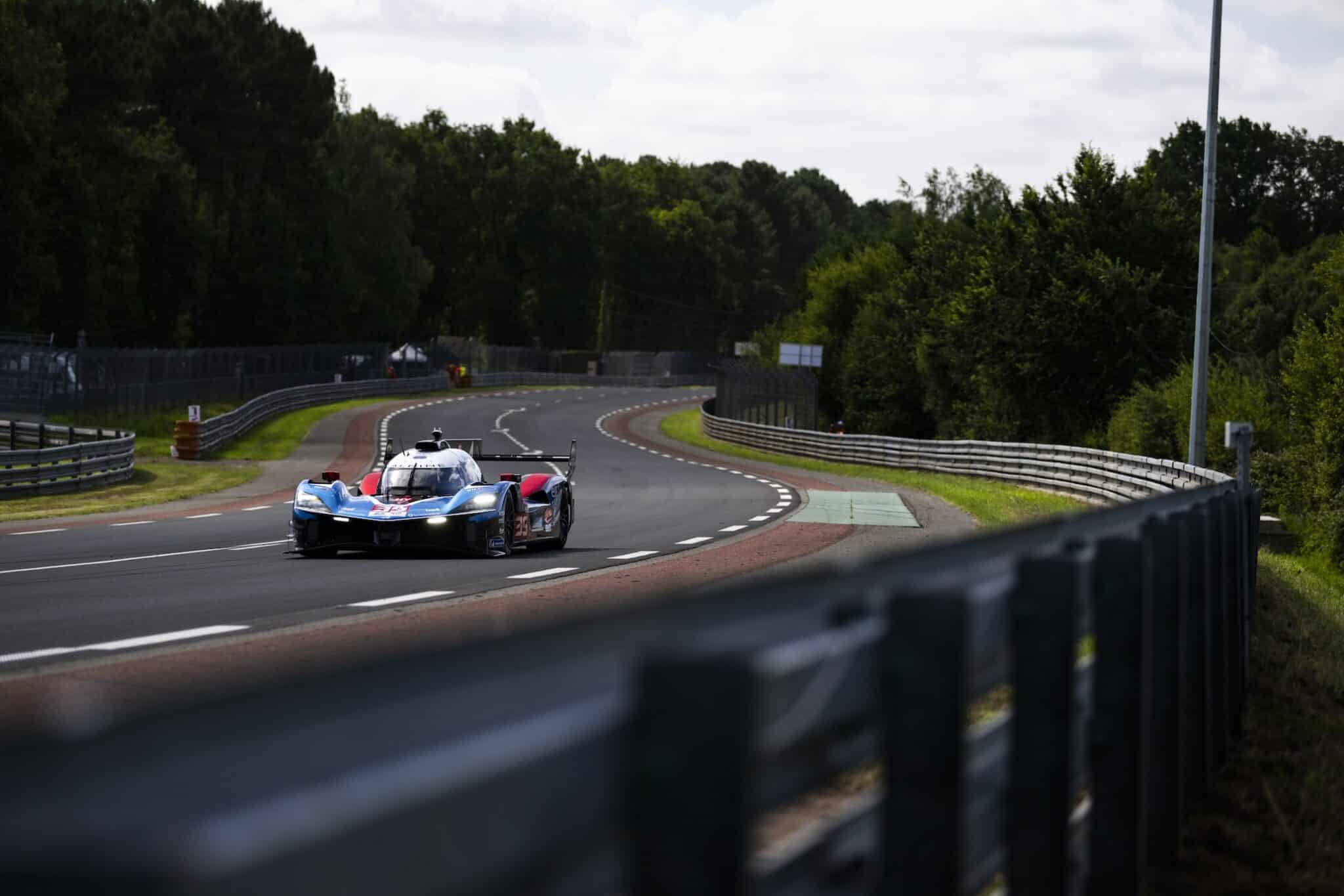 La #35 Alpine prima nelle qualifiche della 24 Ore di Le Mans (© FIA WEC / DPPI)