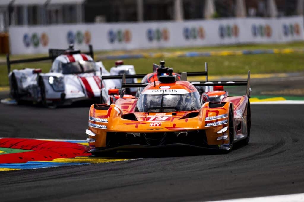 La #19 Genesis nelle S Ford (© FIA WEC / DPPI)