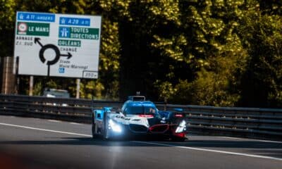 La BMW #15 di WRT in azione a Le Mans