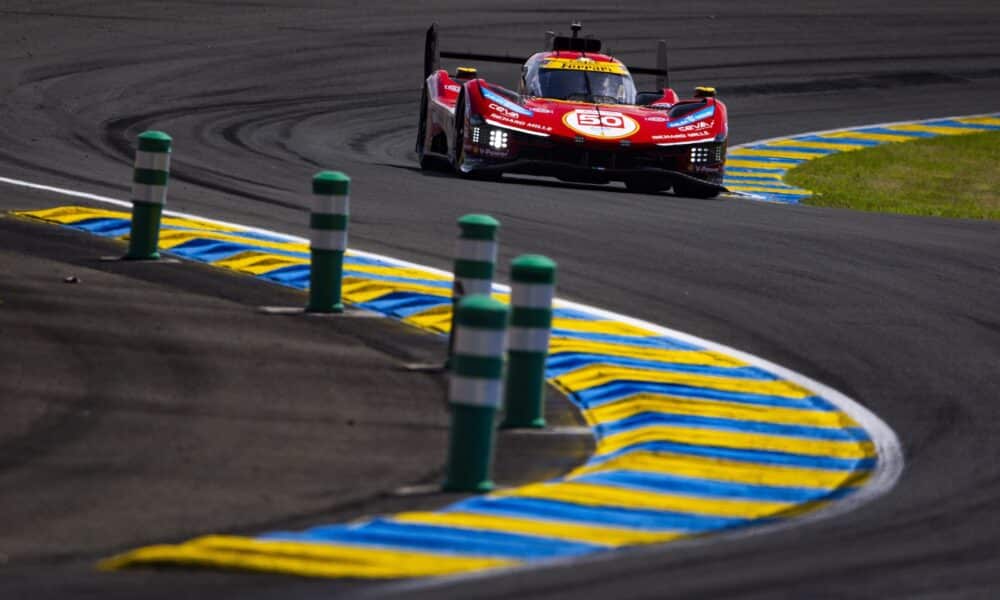La Ferrari #50 impegnata nelle Esses de la Forete a Le Mans (© FIA WEC / DPPI)