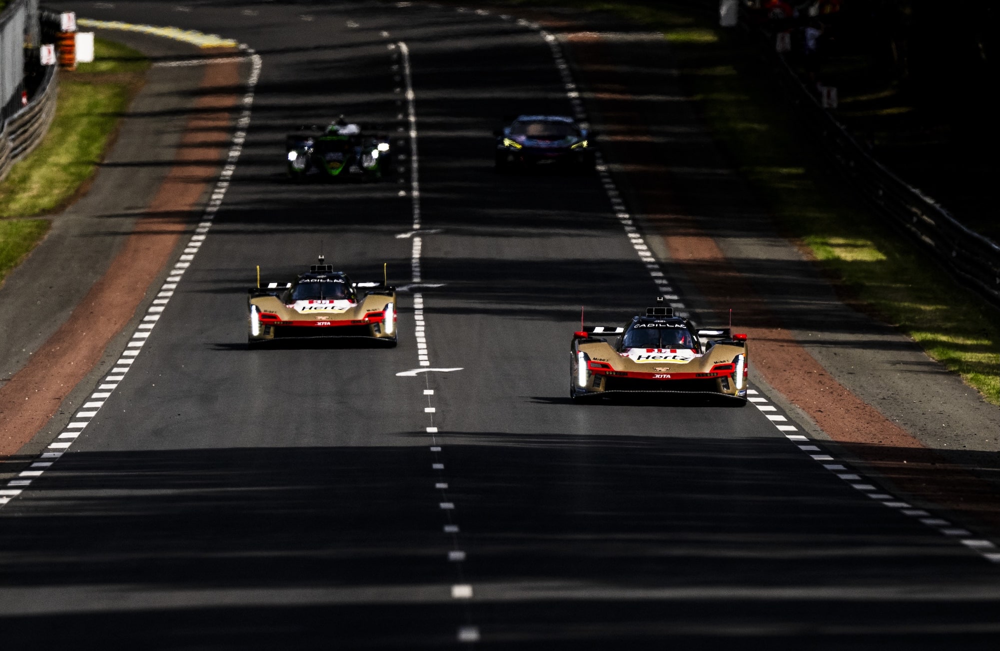 Le Cadillac #12 e #38 a Le Mans (© FIA WEC / DPPI)