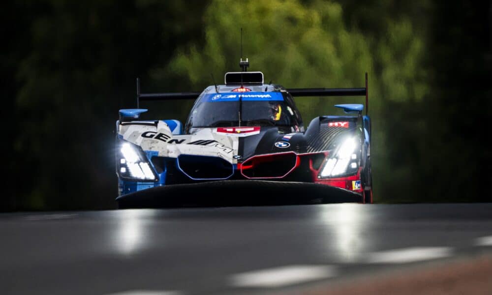 La #15 BMW Team WRT che ha conquistato la pole position alla 24 Ore di Le Mans 2026 (© FIA WEC / DPPI)