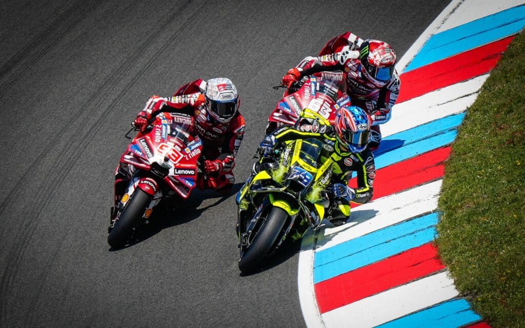 La battaglia per la vittoria tra Ogura, Marquez e Bagnaia a Brno