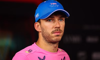 Pierre Gasly in lacrime dopo aver perso il terzo posto al Gran Premio di Monaco 2026 (© formula1.com)