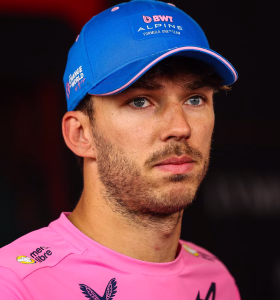 Pierre Gasly in lacrime dopo aver perso il terzo posto al Gran Premio di Monaco 2026 (© formula1.com)