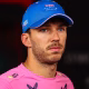 Pierre Gasly in lacrime dopo aver perso il terzo posto al Gran Premio di Monaco 2026 (© formula1.com)