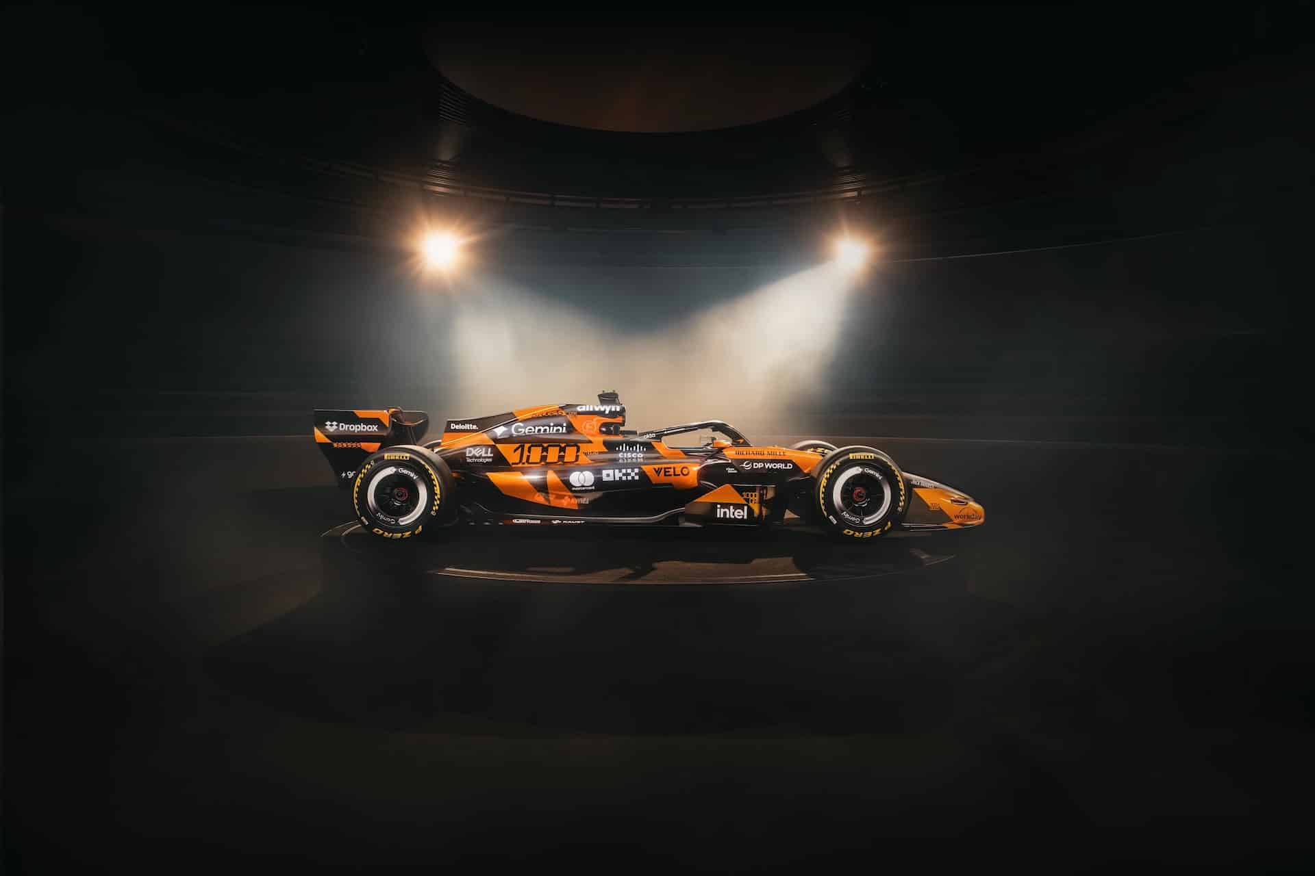 La livrea per i 1000 GP della McLaren (© mclaren.com)