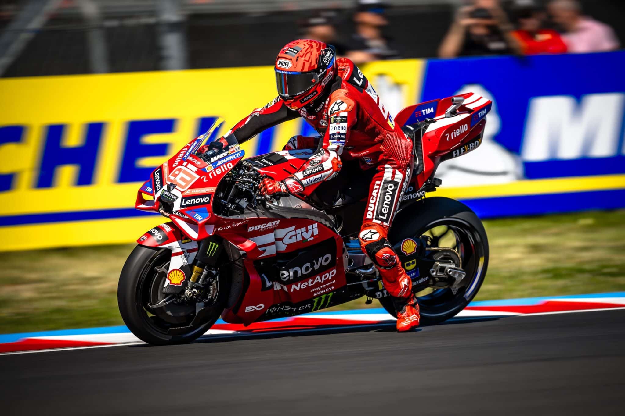 MotoGP | GP Ungheria, vince Marquez, 2° Acosta poi Bagnaia! Caduti Martin e Bez