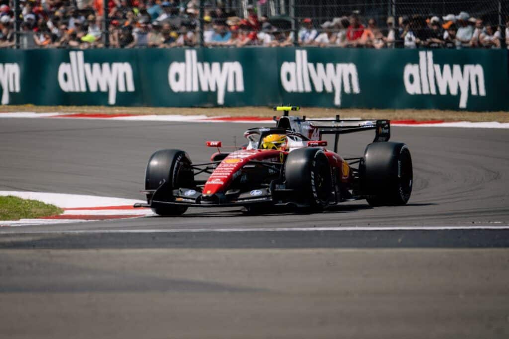 Lewis Hamilton a Silverstone per il GP di Gran Bretagna 2026 (© Ferrari Media Centre)