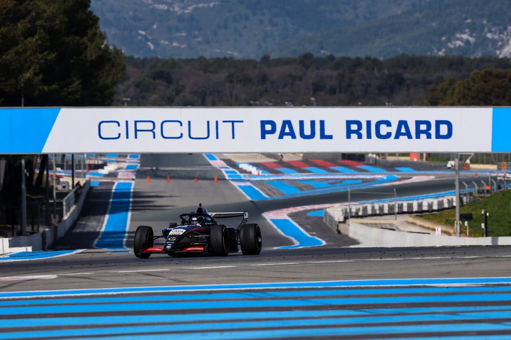 Alexandre Munoz, pilota francese, durante i test al Paul Ricard FREC 2026 (© archiviofotografico.acisport.it)