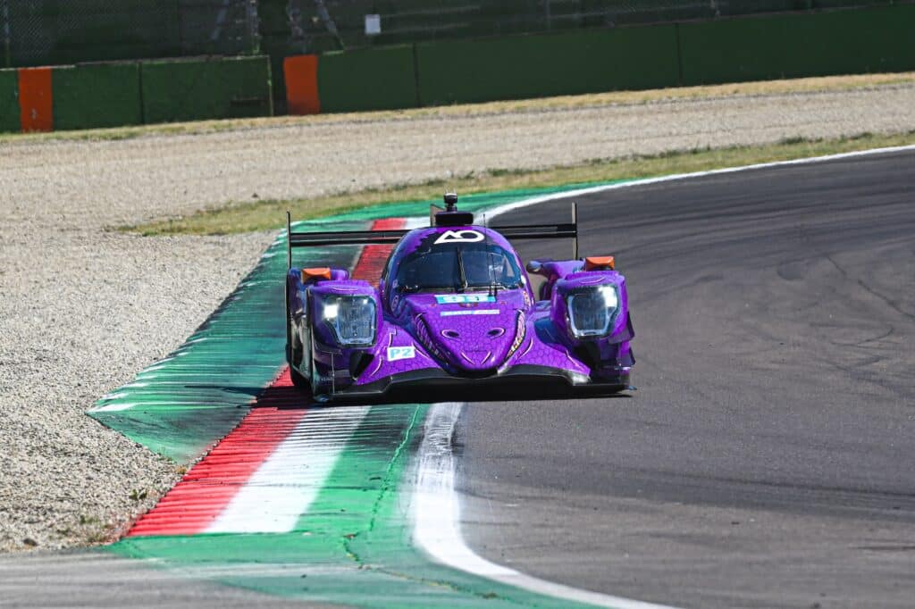 La #99 AO Racing impegnata nelle prove della ELMS 4 Ore di Imola (© Marco Montrone)