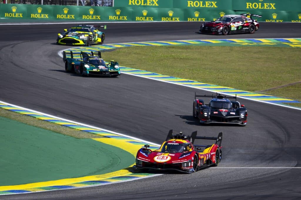 Le Hypercar impegnate nella 6 Ore di San Paolo 2025 (© WEC/ DPPI)