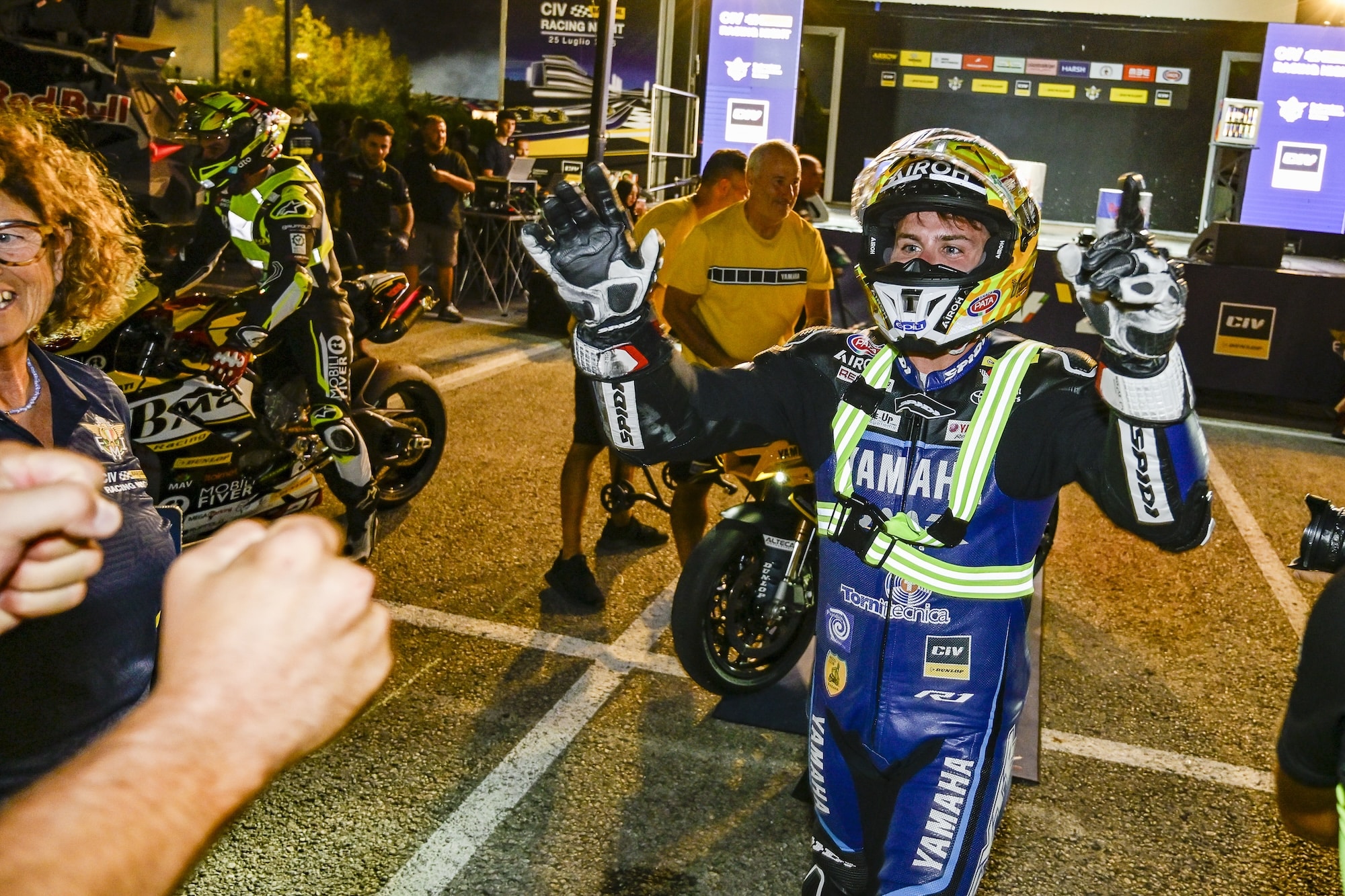 Alessandro Delbianco festeggia la vittoria nella Racing Night 2026