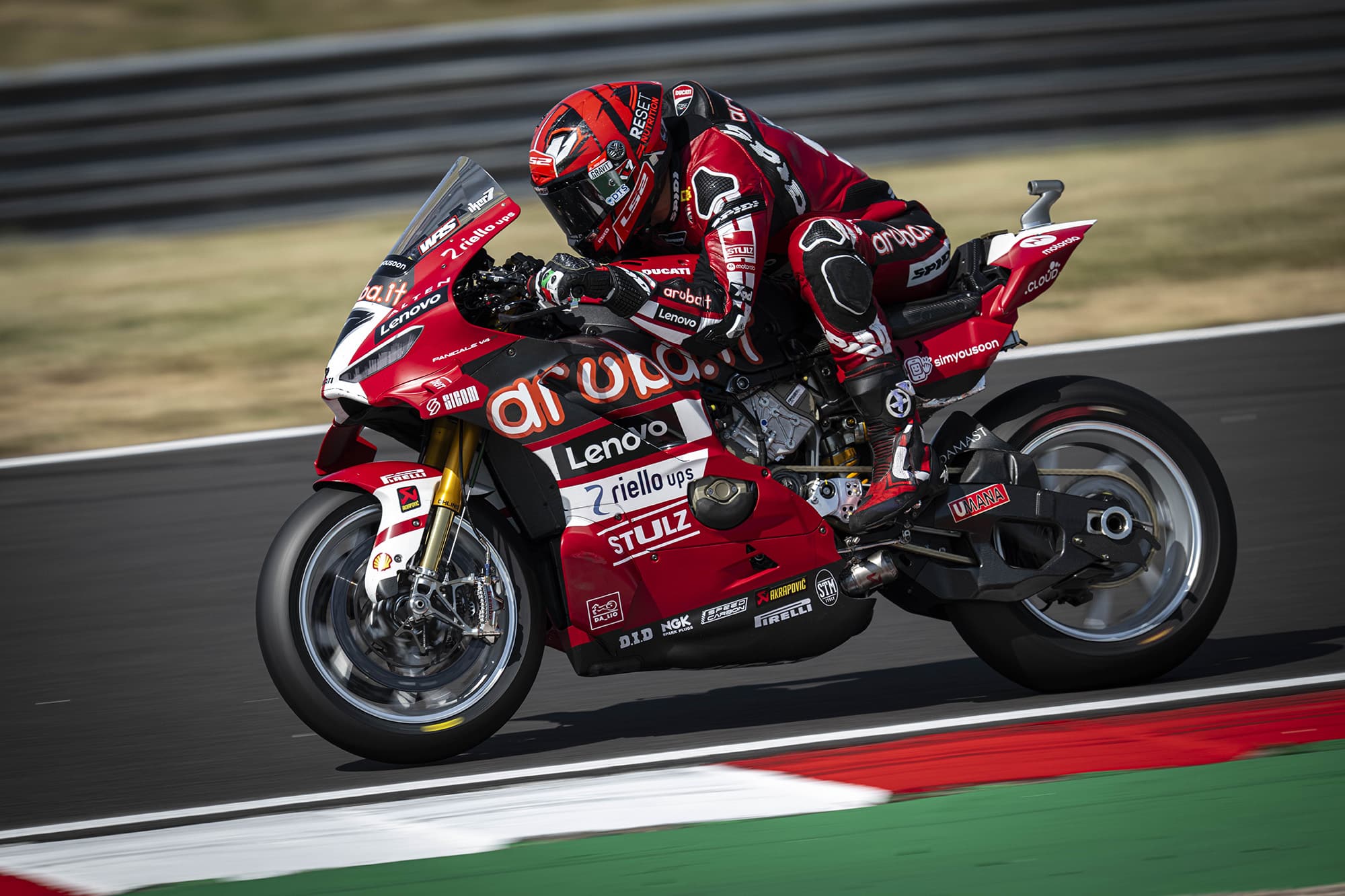 Iker Lecuona durante il Round SBK 2026 di Donington Park (© Ducati Media House)