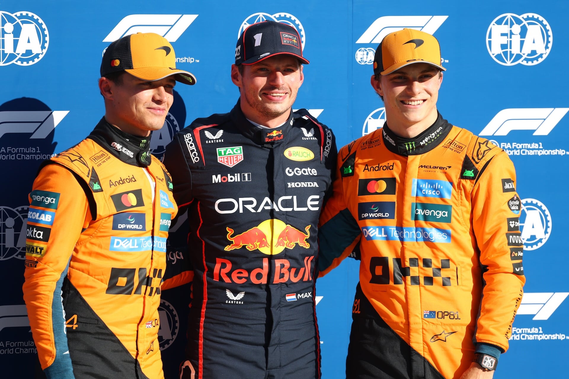 Max Verstappen in mezzo a Lando Norris e Oscar Piastri a Monza nel 2025 (© Red Bull Content Pool)
