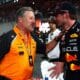 Zak Brown, CEO McLaren, e Max Verstappen (© Red Bull Content Pool)