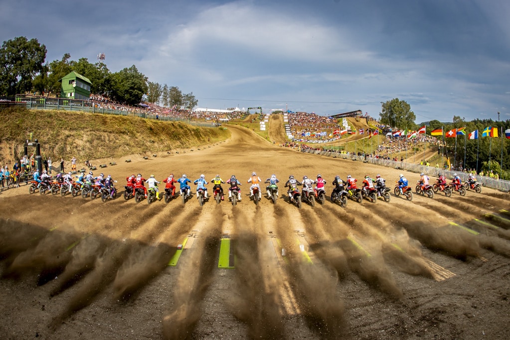 Una delle due partenze dell'MXGP della Repubblica Ceca (© mxgp.com)