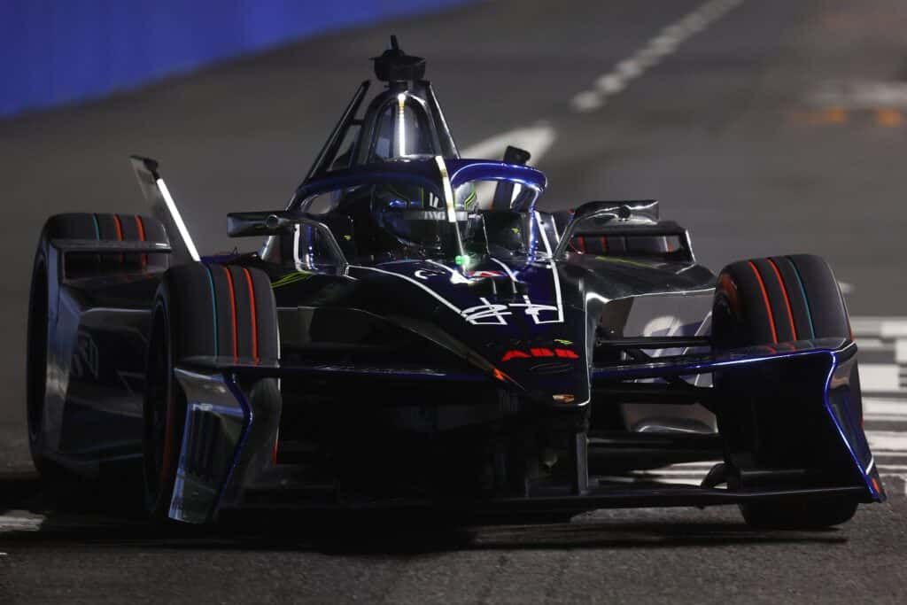 Jake Dennis durante l'E-Prix di Tokyo 2026 (© Formula E Media Centre/Joe Portlock/LAT Images)