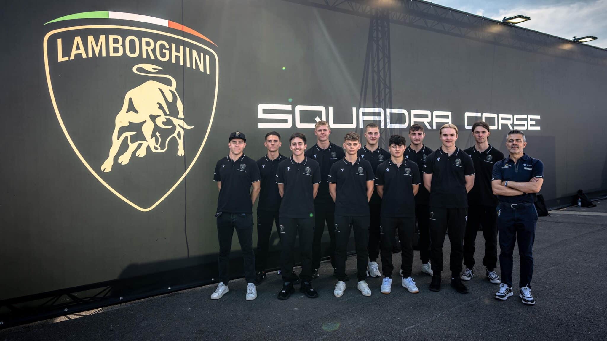 Alcuni piloti dei Lamborghini Young Driver Programs 2026 (© Lamborghini)