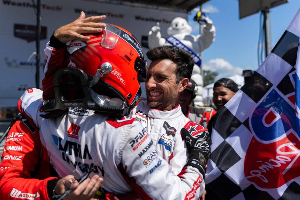 Andrea Caldarelli e Sandy Mitchell, Pfaff Motorsport #9