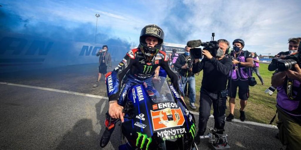 Fabio Quartararo mentre festeggiava il titolo 2021