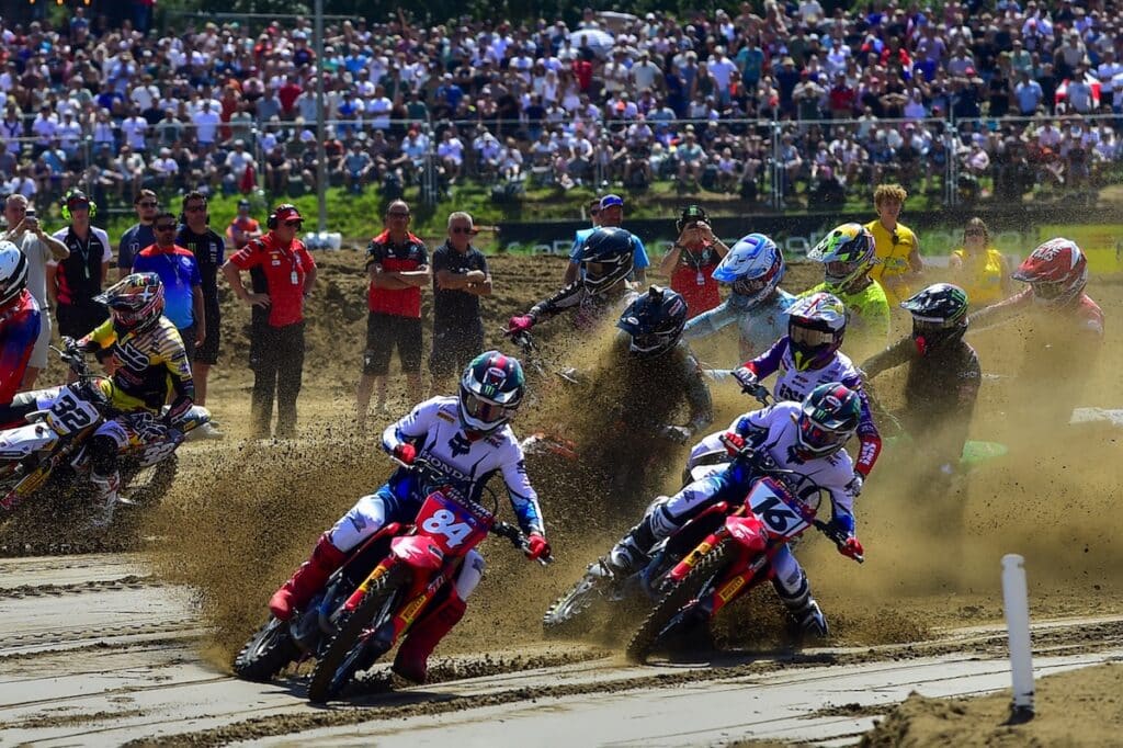 Una delle partenze del MXGP di Lommel 2026 (© mxgp.com)