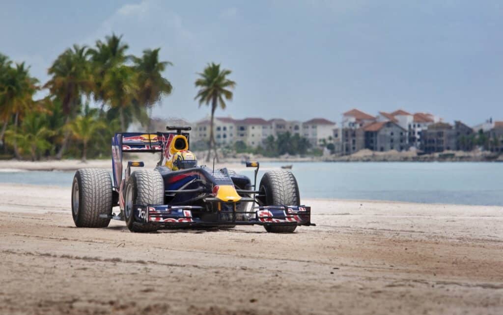 Una passata dimostrazione Red Bull sulle spiagge di Santo Domingo (© Red Bull Content Pool)