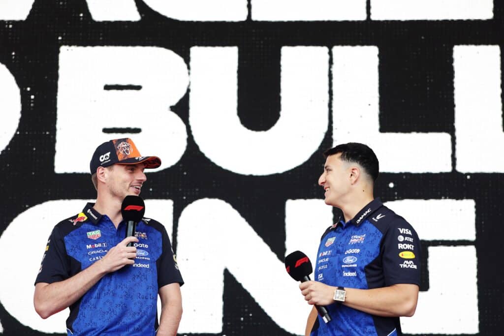 Max Verstappen e Isack Hadjar a Spa