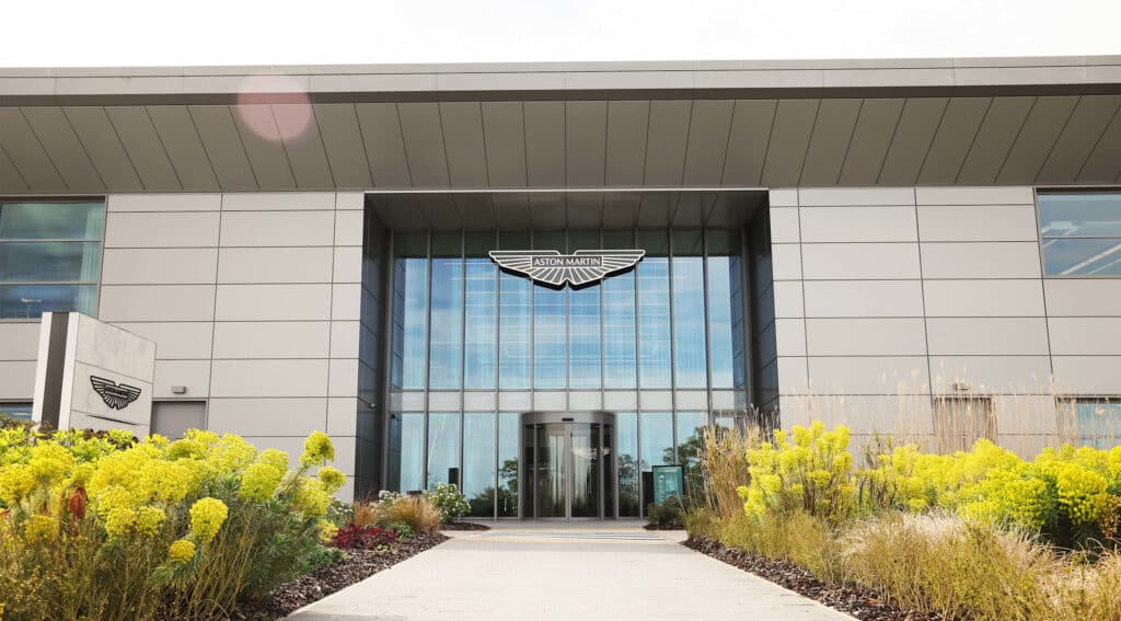 La facciata della sede Aston Martin F1 (© astonmartinf1.com)