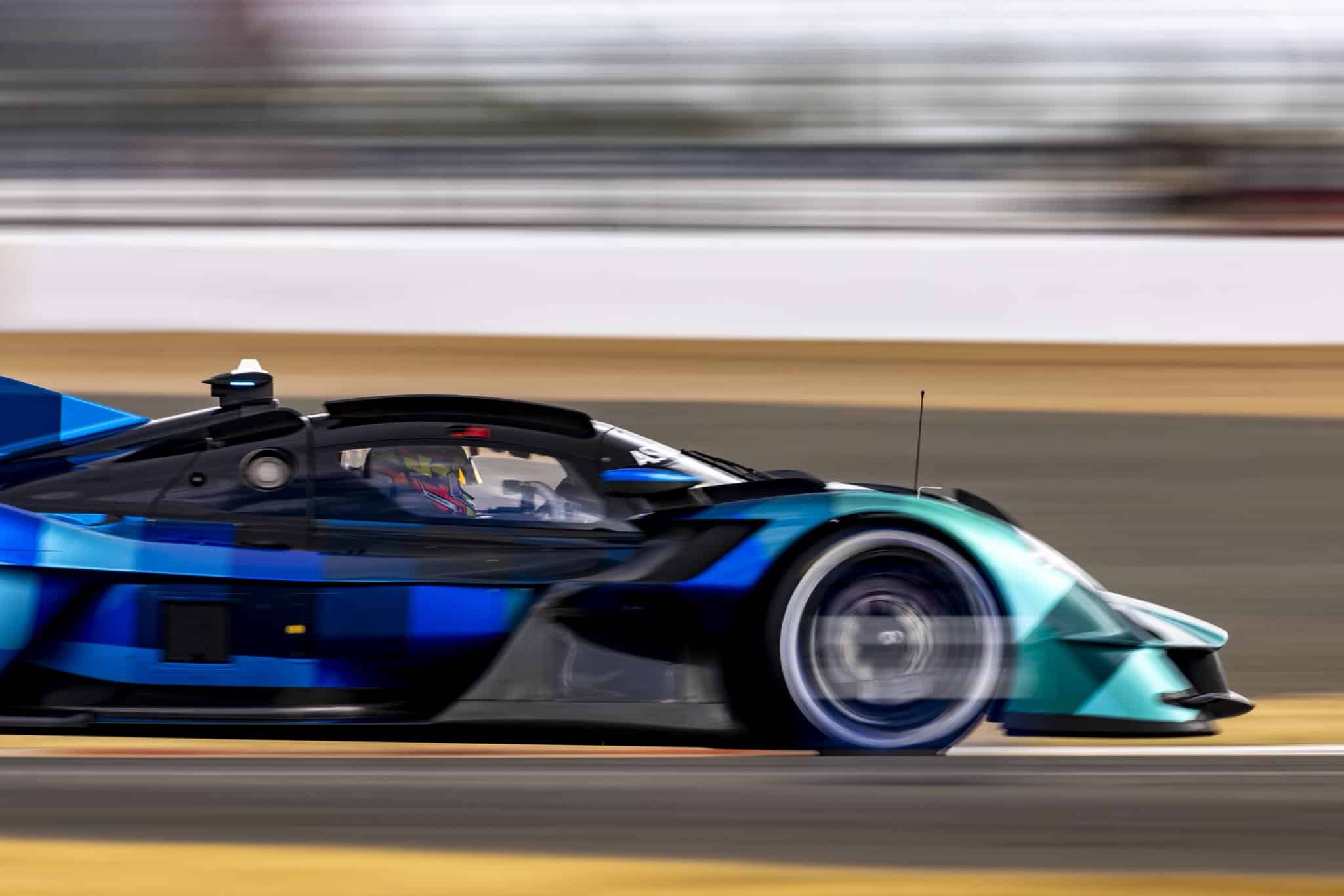 L'Aston Martin Valkyrie 2027 a Silverstone (© x.com/AMR_Official)