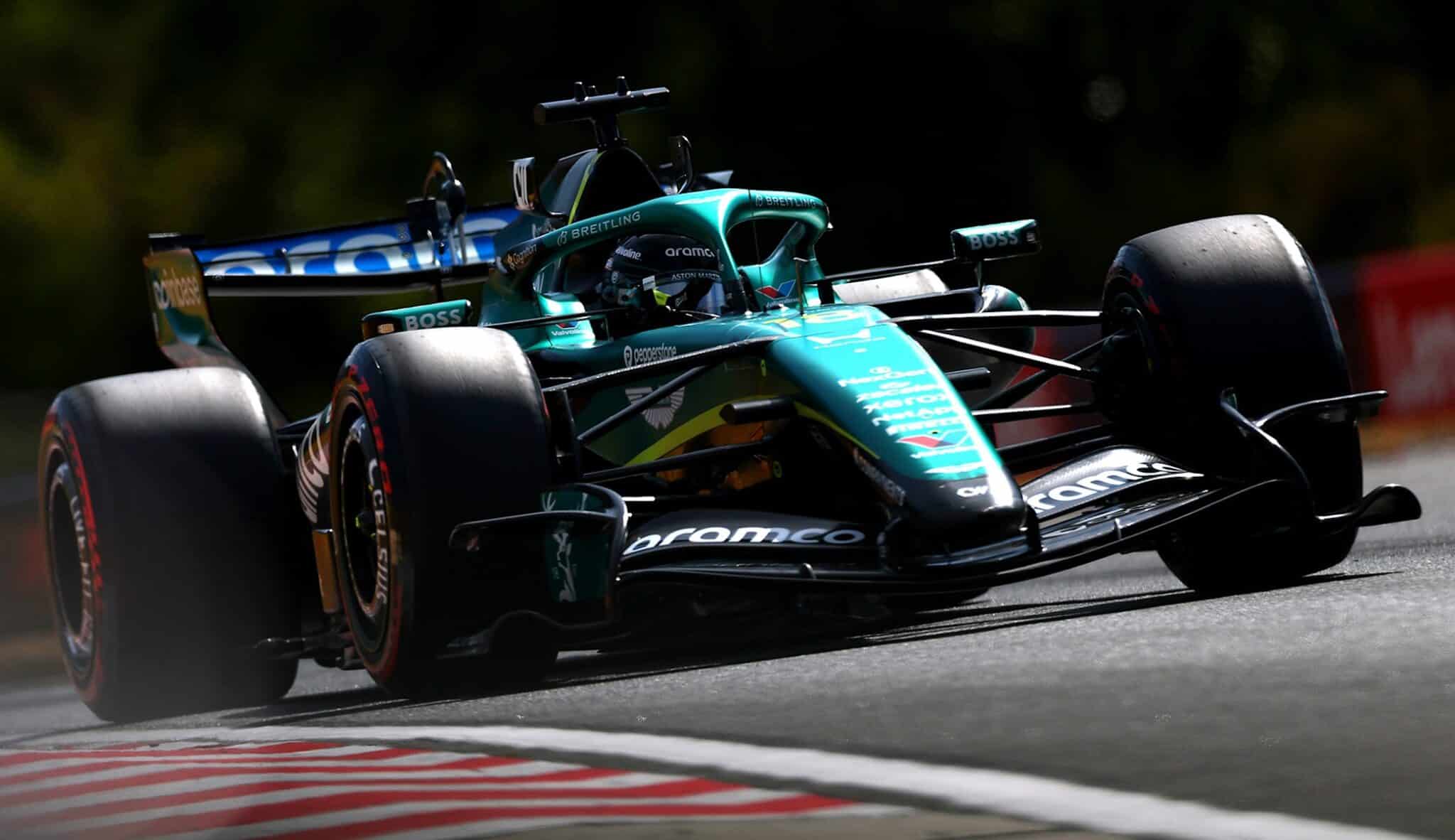 Lance Stroll con l'Aston Martin AMR26 in Ungheria (© astonmartinf1.com)