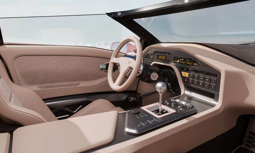 eccentrica v12 roadster interni