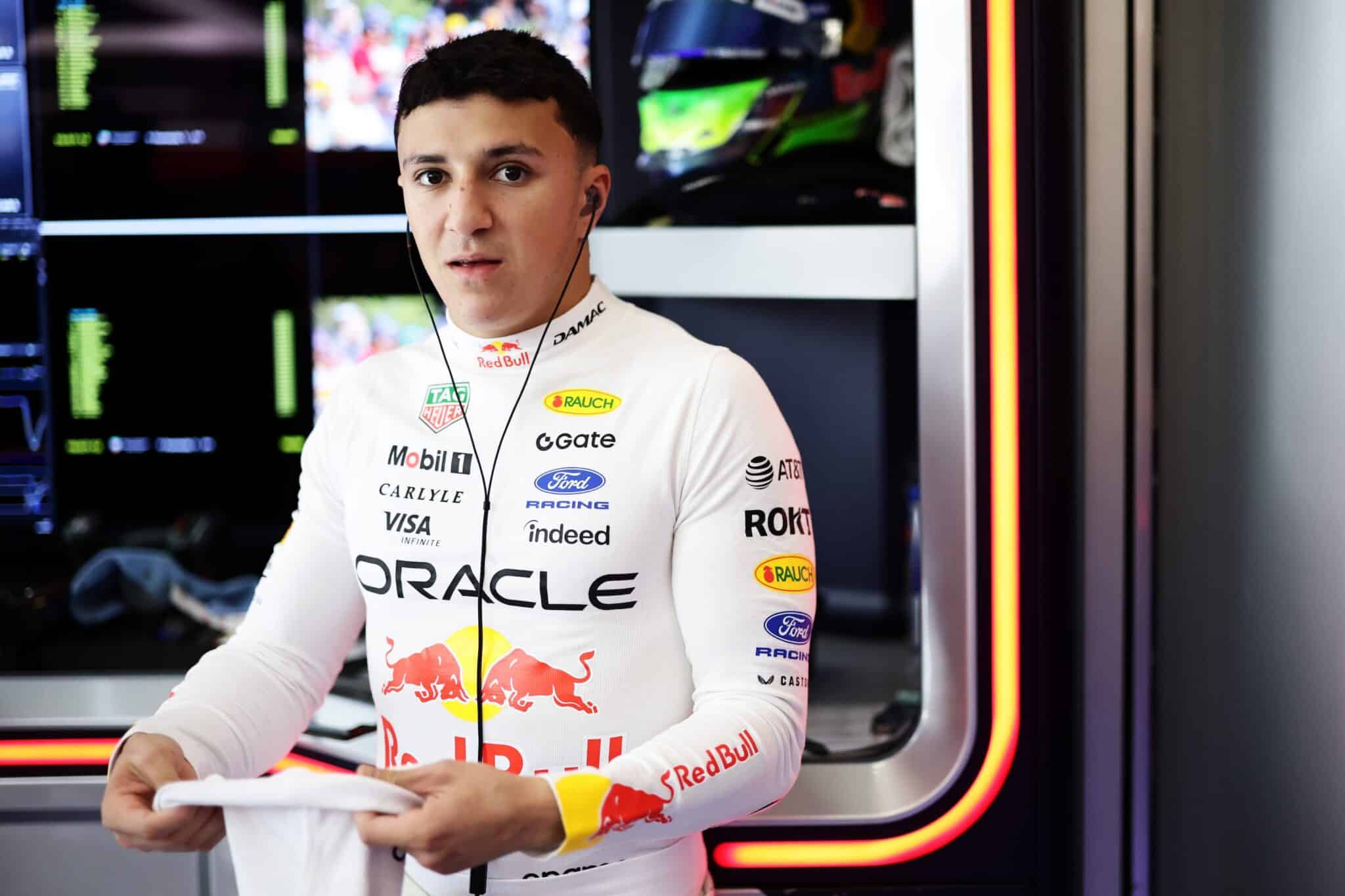Isack Hadjar nei box a Spa (© Red Bull Content Pool)
