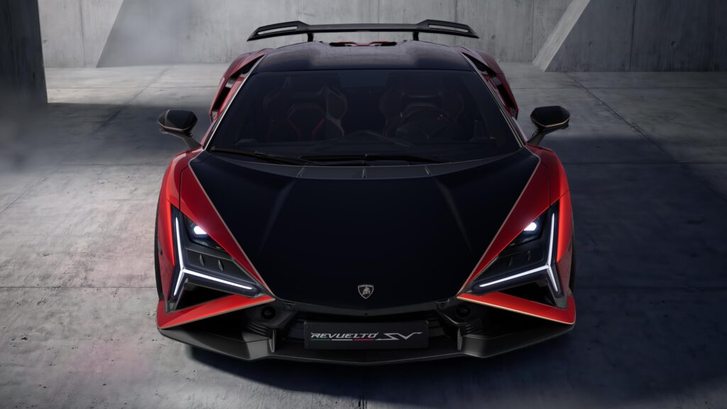 La vista frontale della Lamborghini Revuelto SV (© Lamborghini)
