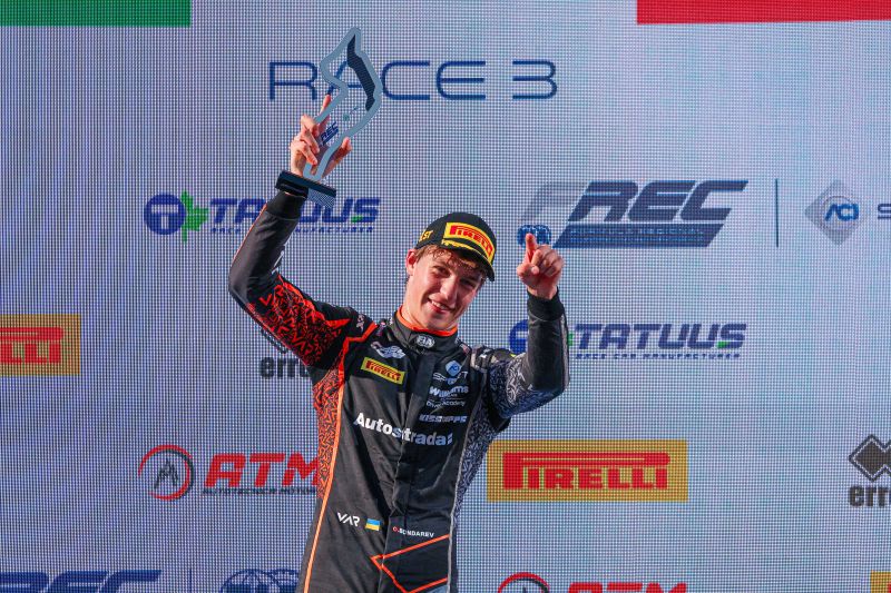Oleksandr Bondarev vincitore di Gara 3 al debutto in categoria, Round Imola FREC 2026 (© archiviofotografico.acisport.it)