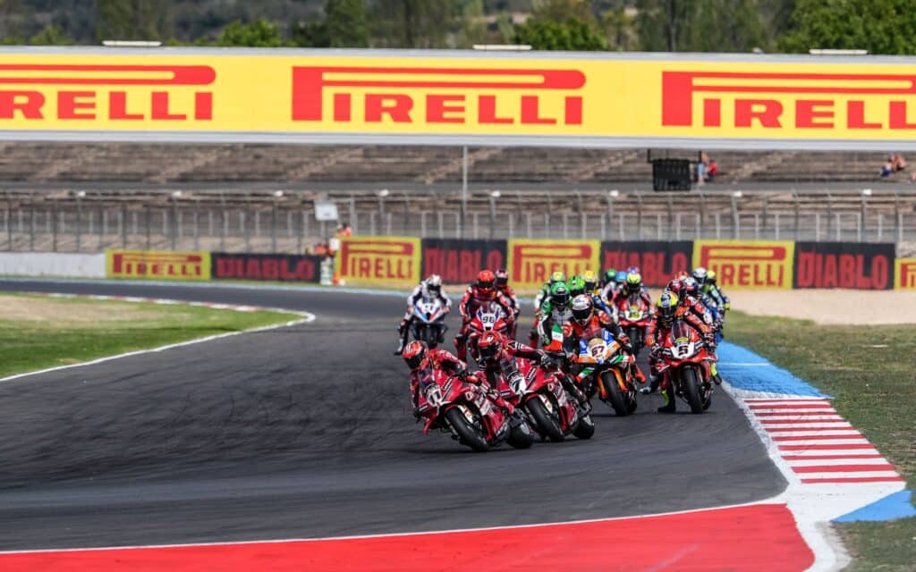 La partenza di Gara 2 SBK a Magny-Cours (© worldsbk.com)