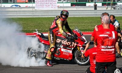 Nicolò Bulega festeggia il titolo sbk 2026