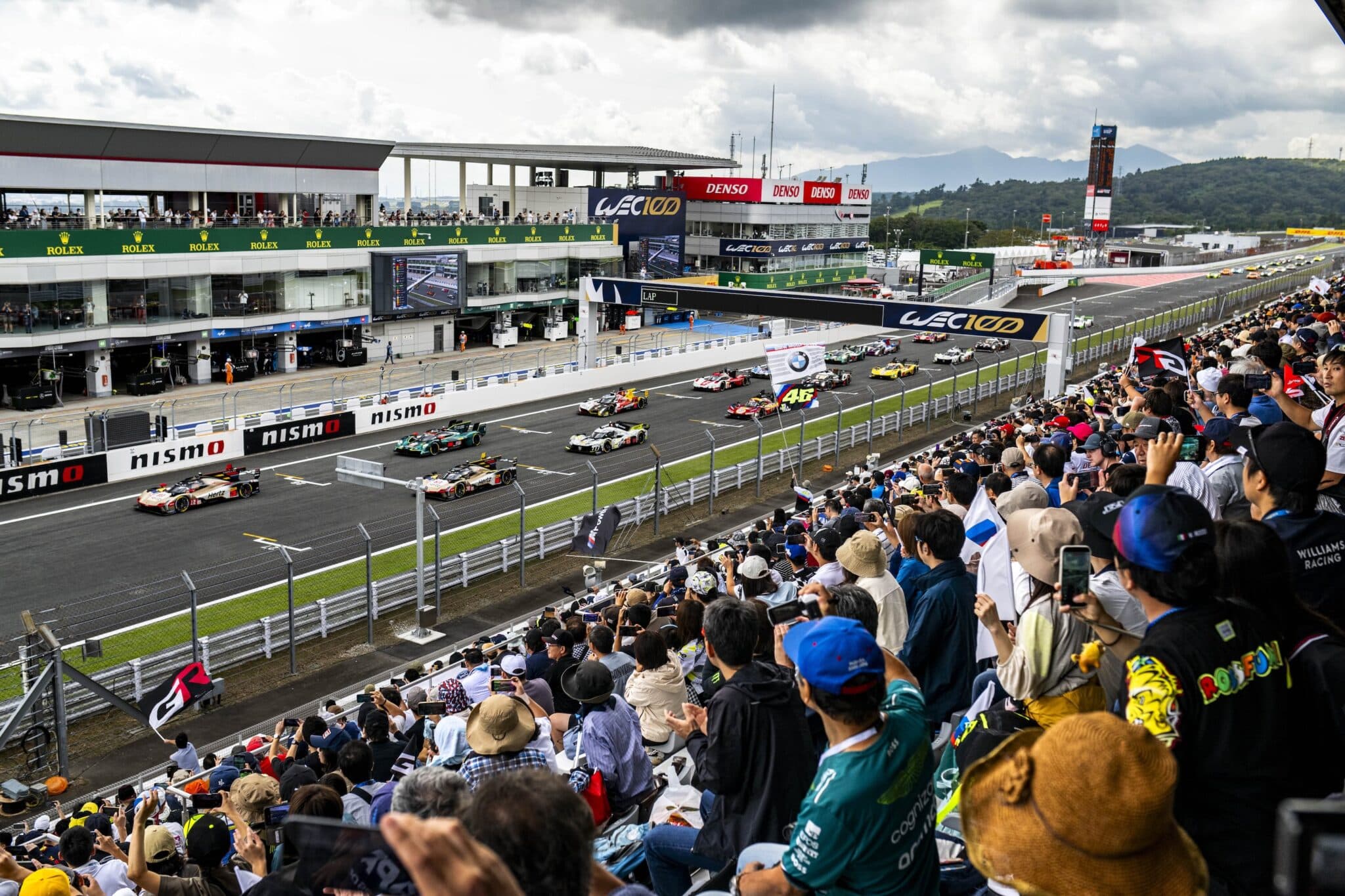 La partenza della 6 Ore del Fuji WEC 2025 (© DPPI / FIA WEC)