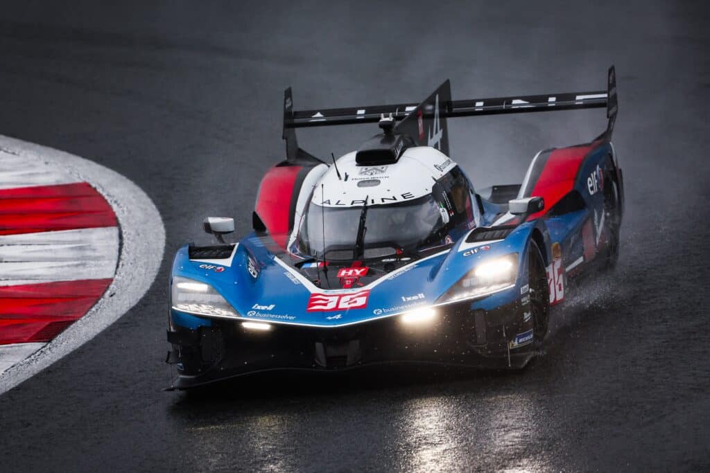La #36 Alpine durante le Libere 3 al Fuji (© DPPI / FIA WEC)