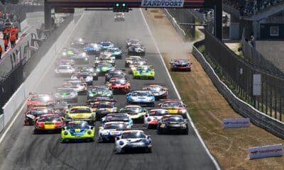 La partenza di Gara 1 del Round GT World Challenge 2025 a Zandvoort (© SRO/JEP)