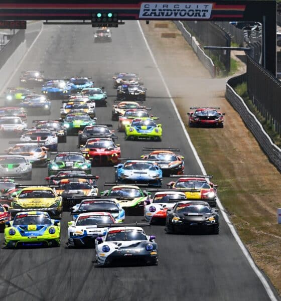 La partenza di Gara 1 del Round GT World Challenge 2025 a Zandvoort (© SRO/JEP)