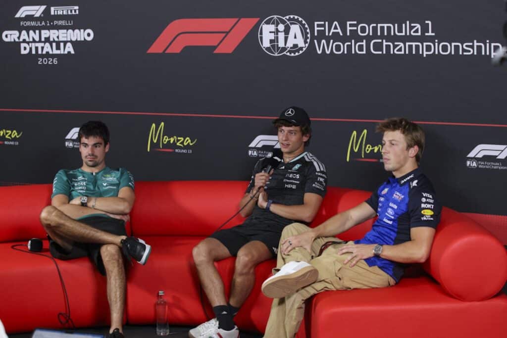 Kimi Antonelli in conferenza stampa con Stroll e Lawson (© fia.com)