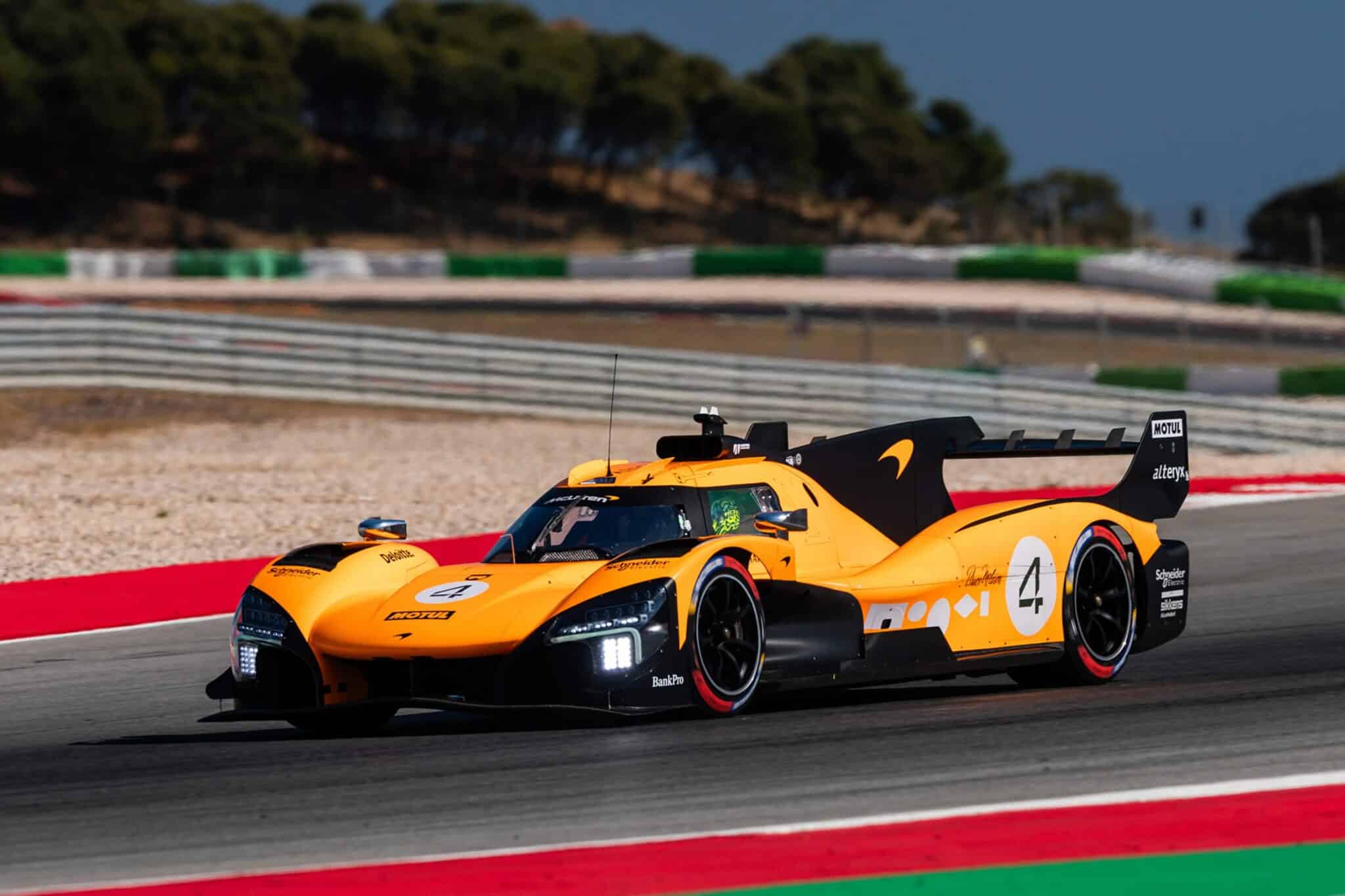 Lando Norris in test con la McLaren Hypercar a Portimao (© mclaren.com)