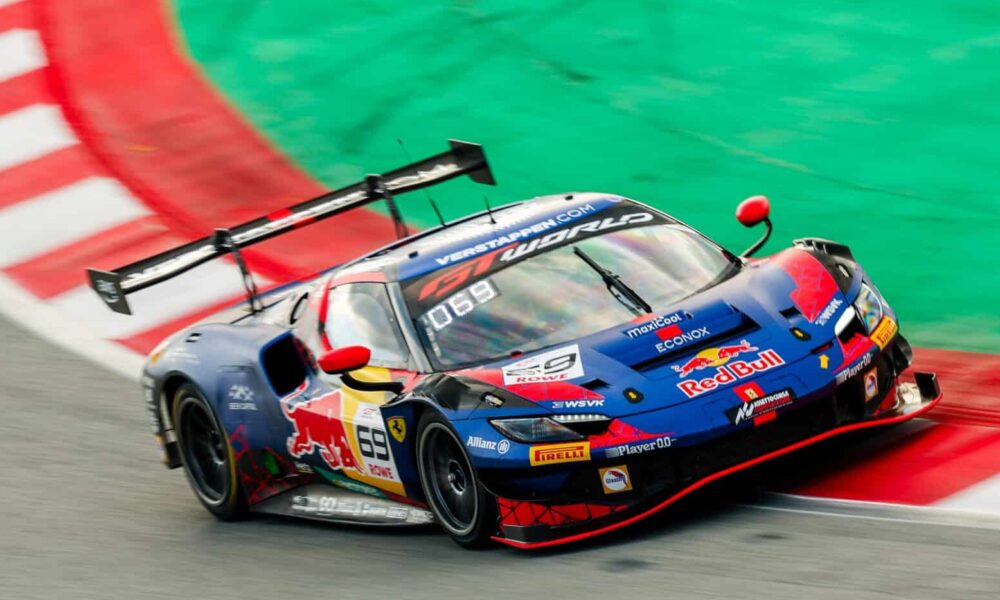 ferrari #69 gt world challenge barcellona