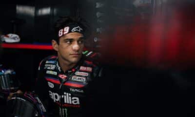 Jorge Martin nei box di Sepang (© Press Piaggio Group)