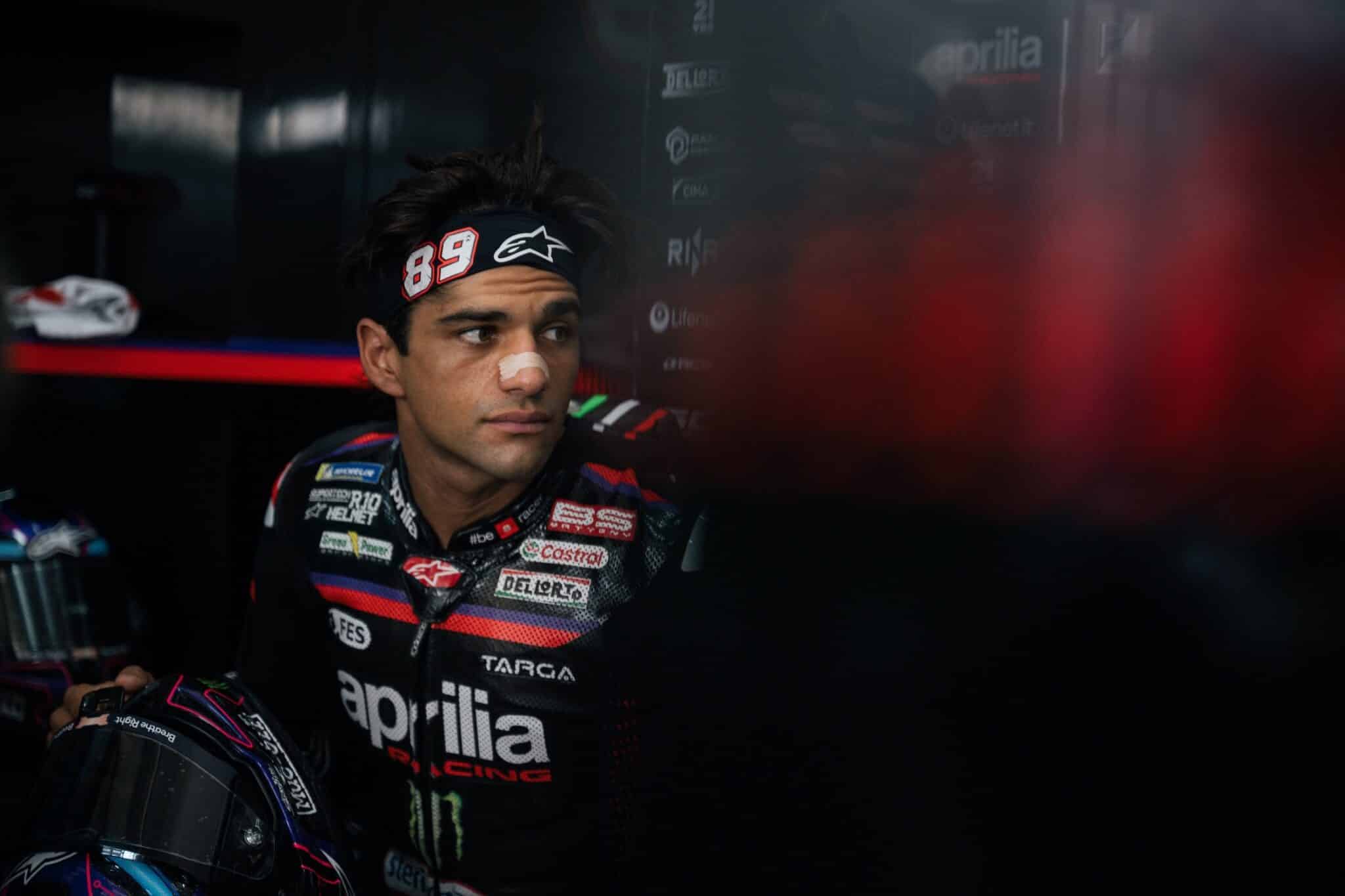 Jorge Martin nei box di Sepang (© Press Piaggio Group)